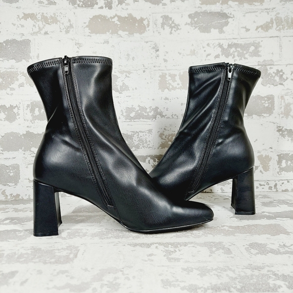 Steve Madden Woman HARL Black Ankle Bootie V398 - Picture 3 of 13